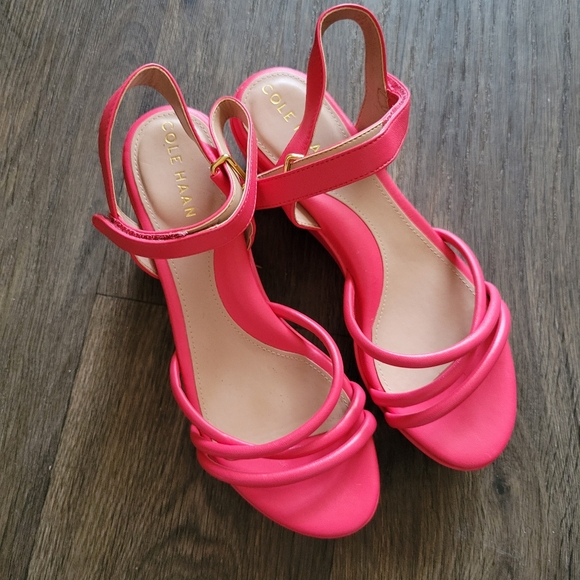 Gorgeous Barbie Pink Cole Haan Wedges size 6.5 - Picture 2 of 4